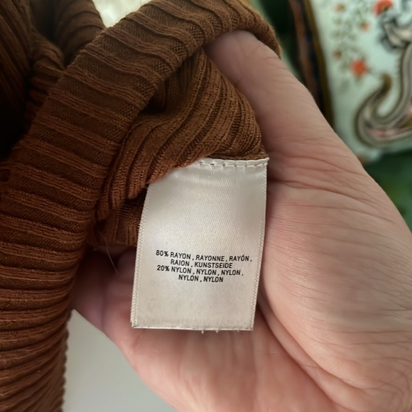 Ribbed halter top - Picture 3 of 3